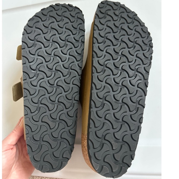 NWOB Birkenstock Arizona Leather Sandals in Faded Khaki - Picture 5 of 5